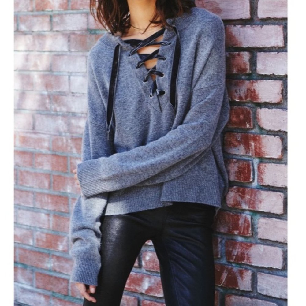 Rails Olivia Lace Up Sweater in Ash Gray Size Small